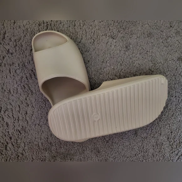 Wild Fable beige slides - Picture 2 of 2
